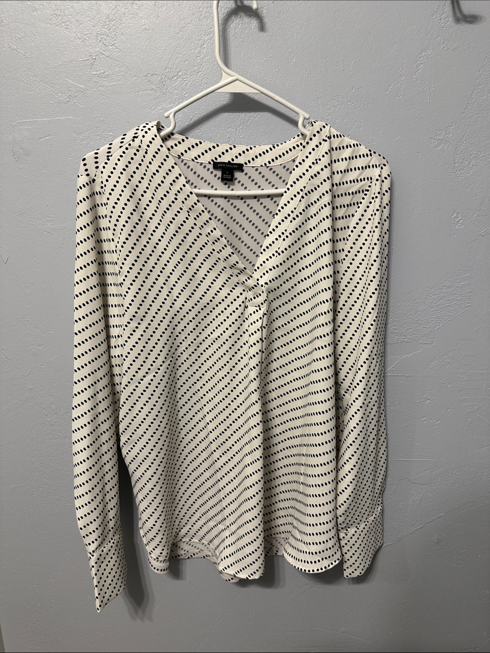 Ann Taylor Classic White and Black Dot V-Neck Women's Top